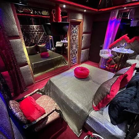 Priamos Erato Love hotel