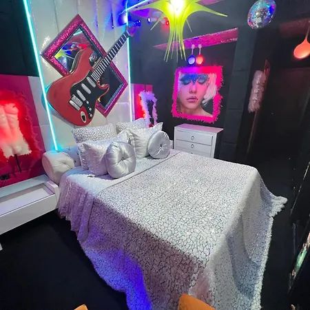 Priamos Erato Love hotel Athén