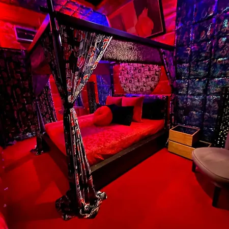 Love hotel Priamos Erato