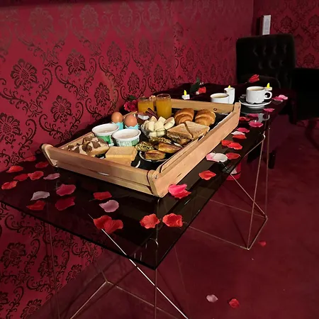 Priamos Erato Love hotel Athén